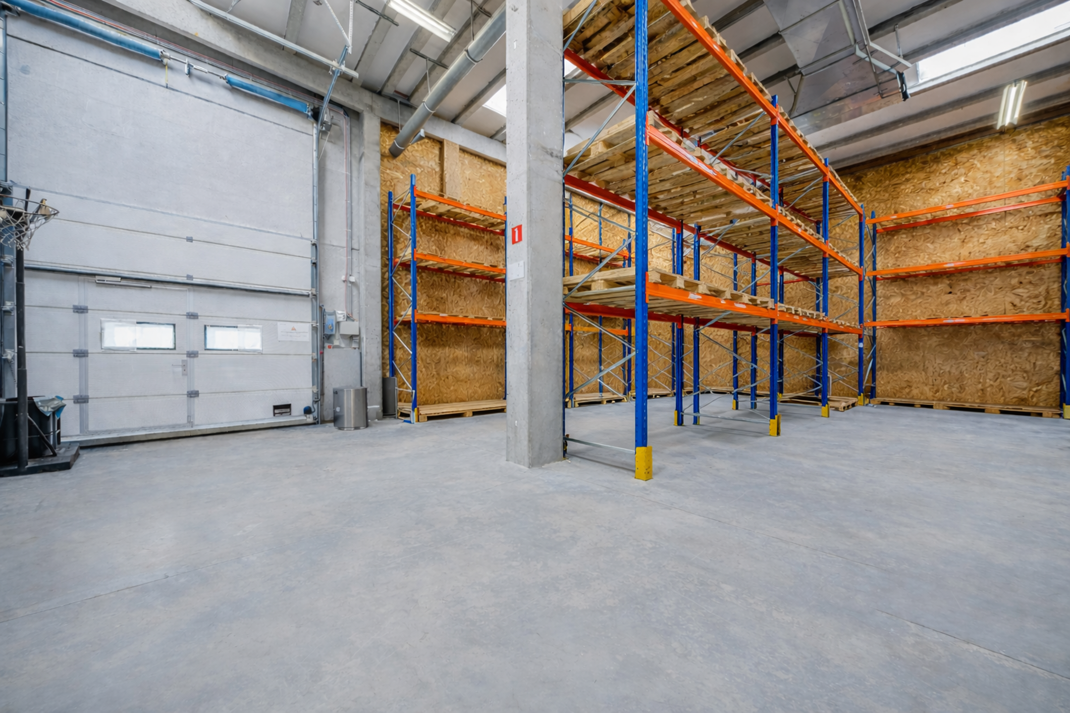 Photo industriel Disponible immédiatement – opportunité stratégique à Evere 