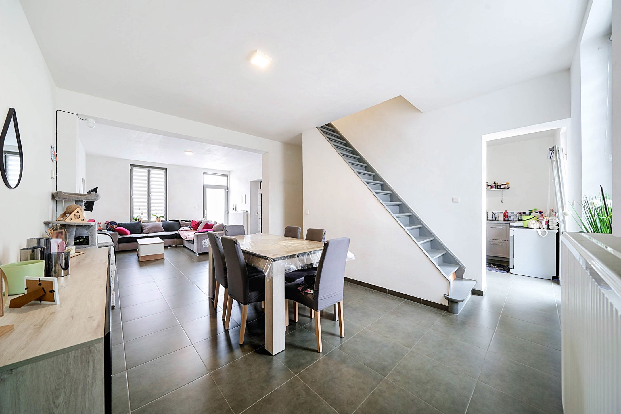 Photo maison Maison rénovée dans un quartier résidentiel 