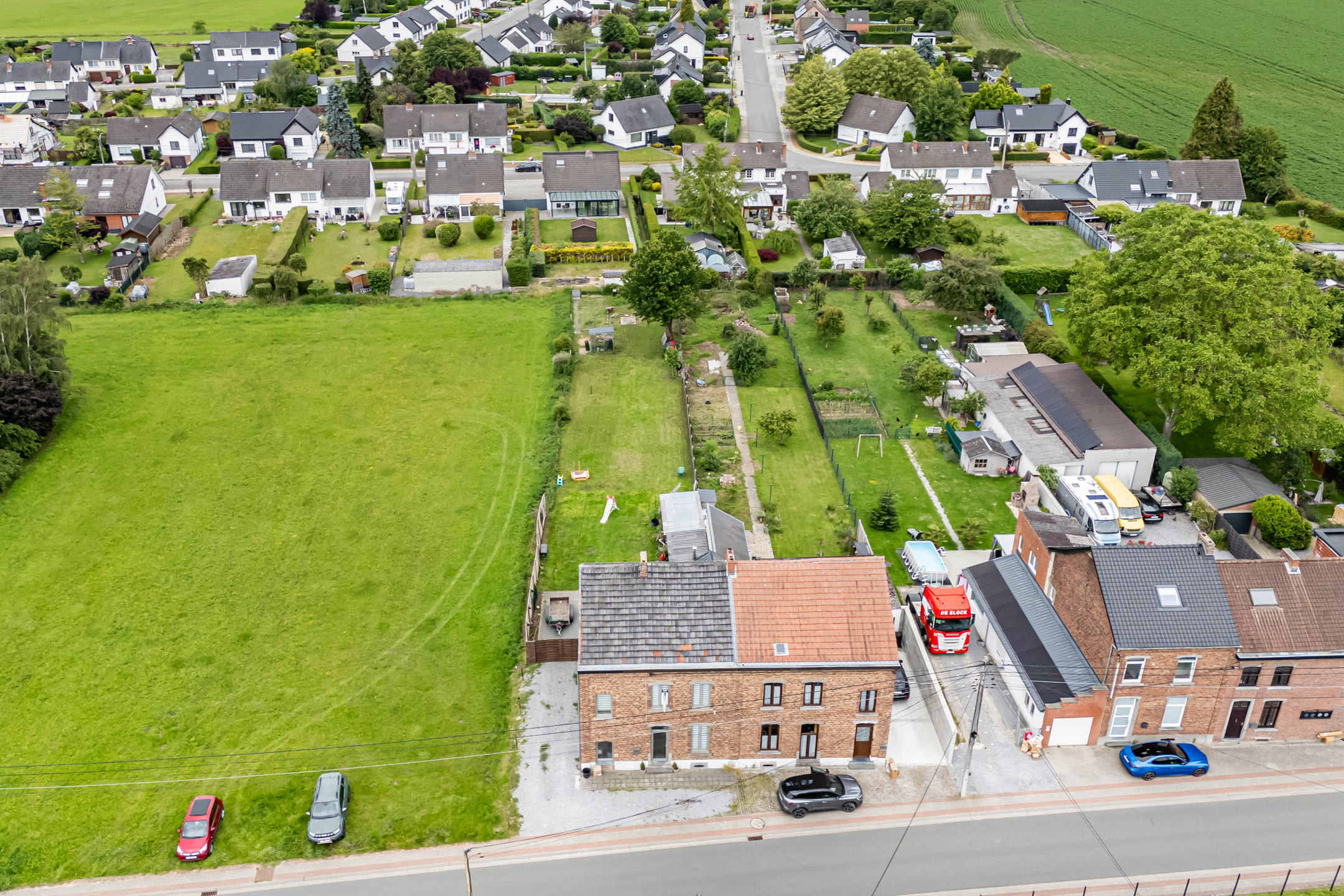 Photo maison Maison rénovée dans un quartier résidentiel 