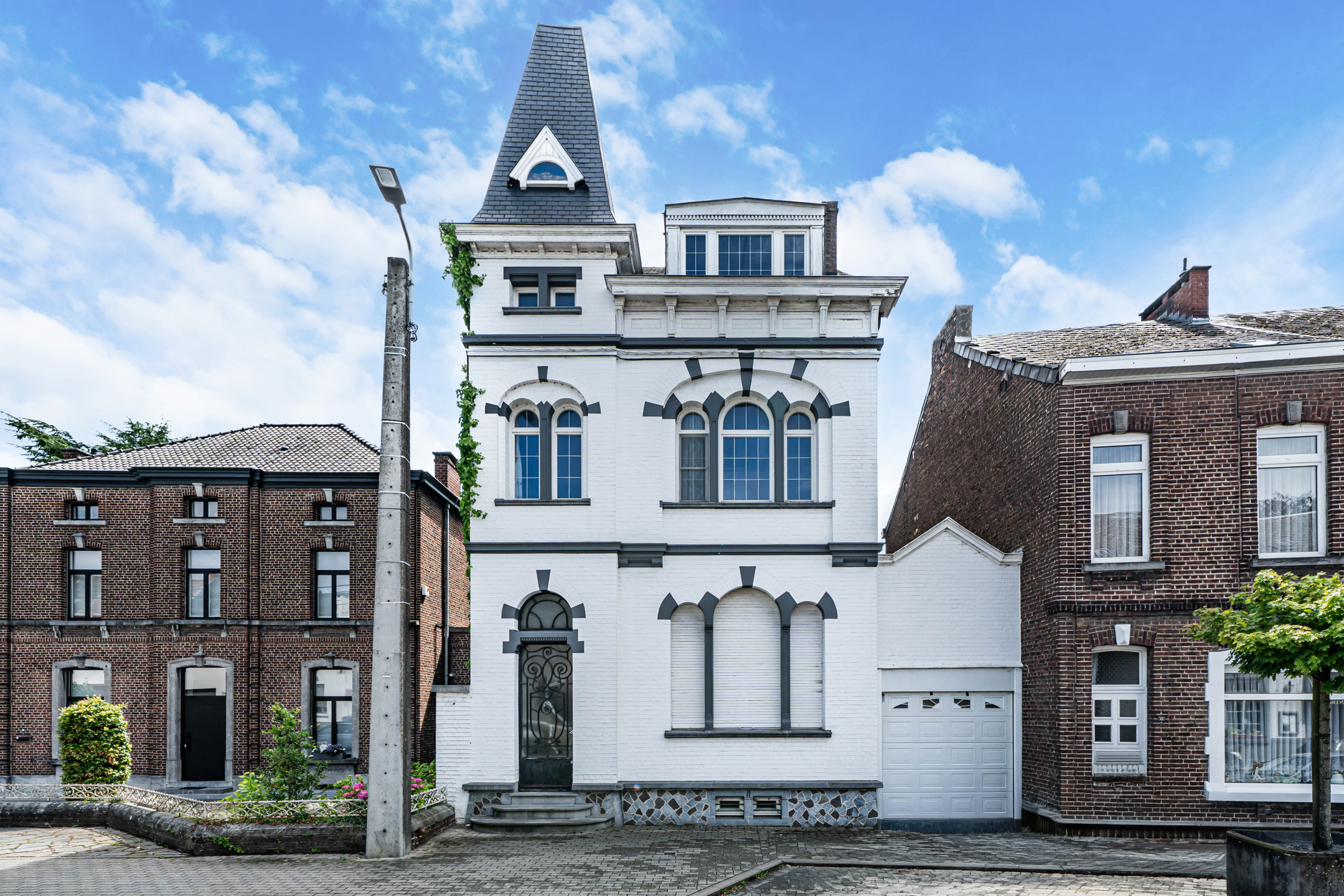 Photo maison Superbe maison de caractère à rénover à Montigny-Le-Tilleul. 