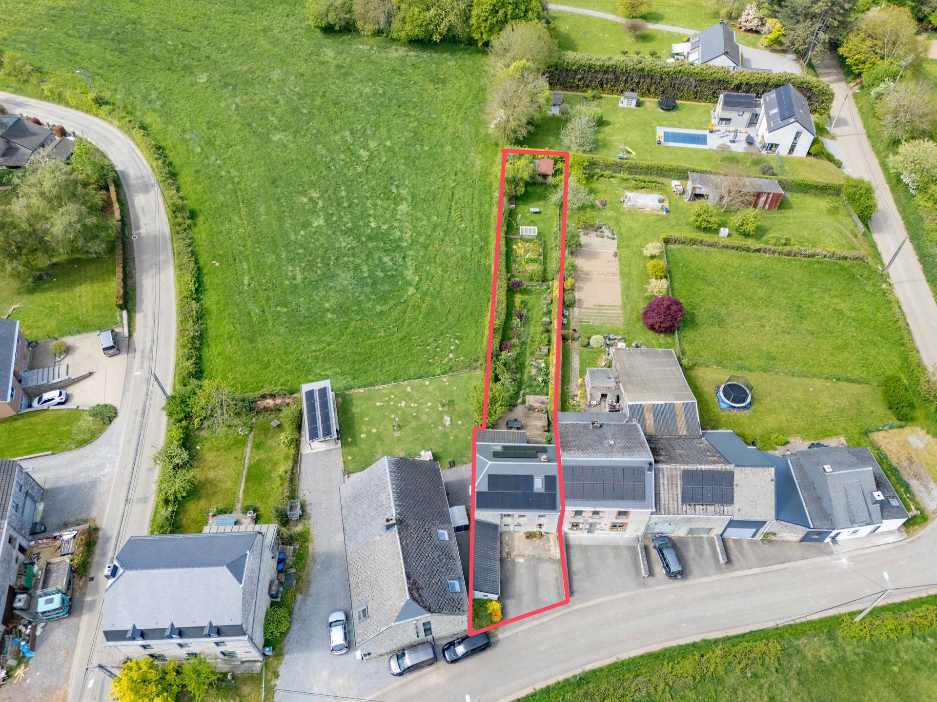 Photo maison Charmante maison en pierre peu énergivore et avec jardin 