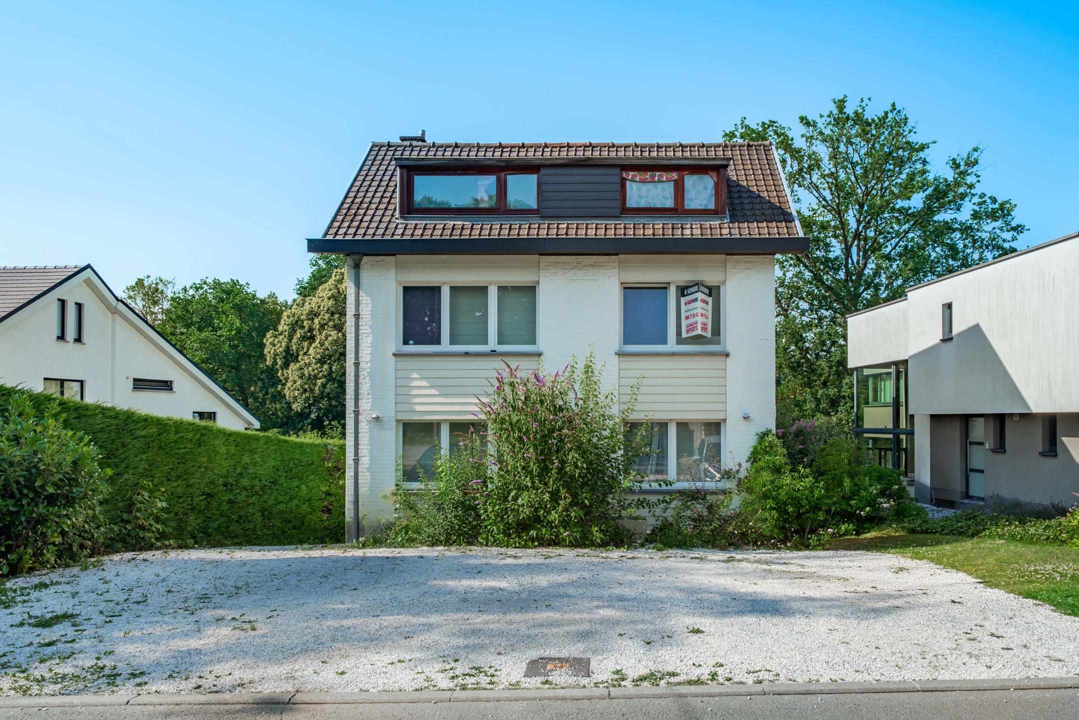 Photo maison Villa aménagée en deux appartements 