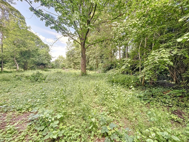 ***VENDU*** GENVAL - Terrain constructible +/-7a29ca à 5' de la gare