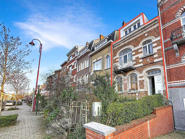 ***OPTON*** Berchem-Ste-Agathe - Charmante maison 4 chambres à rénover