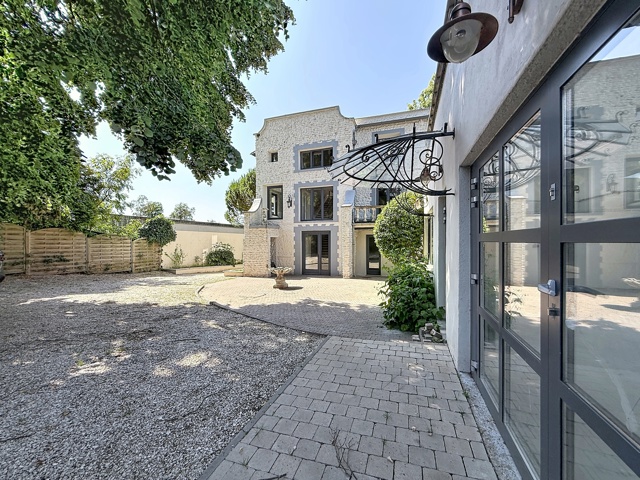 GENVAL - Villa d'exception de ±460 m² à deux pas du Lac
