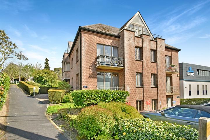 GENVAL - Appartement 75 m²  2 ch + terrasse + parking + cave