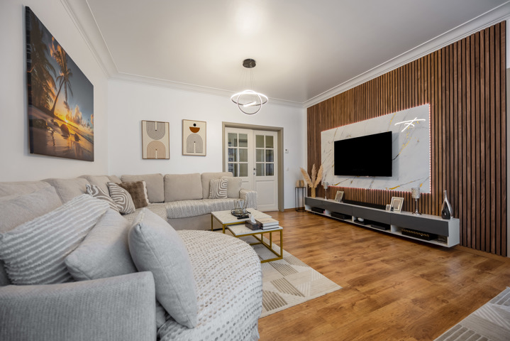 Zeer mooi gelijkvloers appartement met 2 slpk, tuin en grote garage