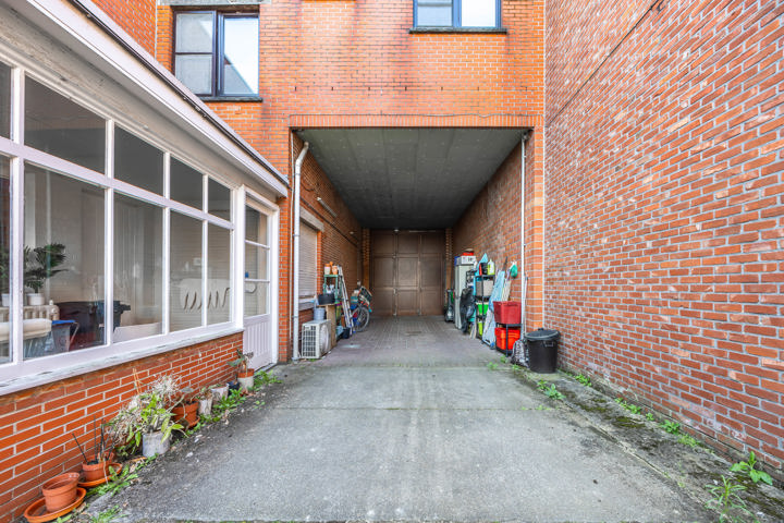 Handelshuis met magazijn op centrale ligging