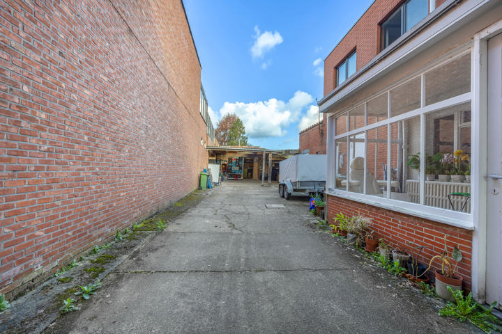 Handelshuis met magazijn op centrale ligging