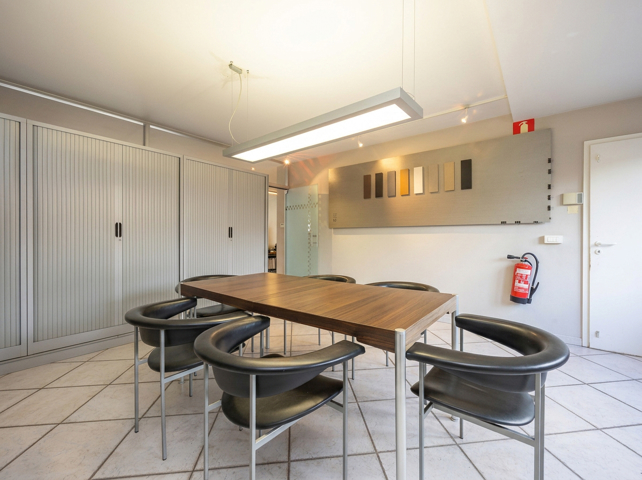 Handelsruimte/kantoor (110 m²) in centrum Zoersel