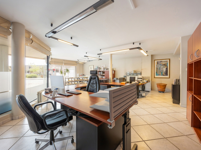 Handelsruimte/kantoor (110 m²) in centrum Zoersel