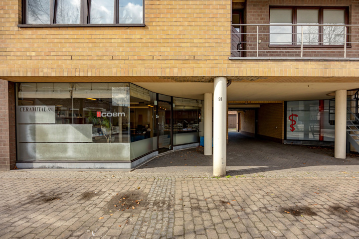Handelsruimte/kantoor (110 m²) in centrum Zoersel