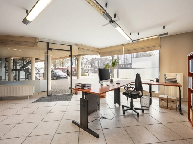 Handelsruimte/kantoor (110 m²) in centrum Zoersel