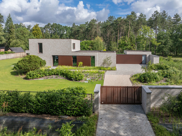 Discreet: Exclusieve villa met luxe afwerking in Halle-Zoersel