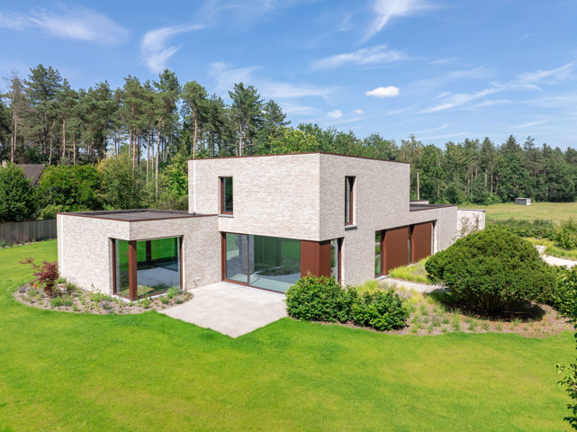 Discreet: Exclusieve villa met luxe afwerking in Halle-Zoersel