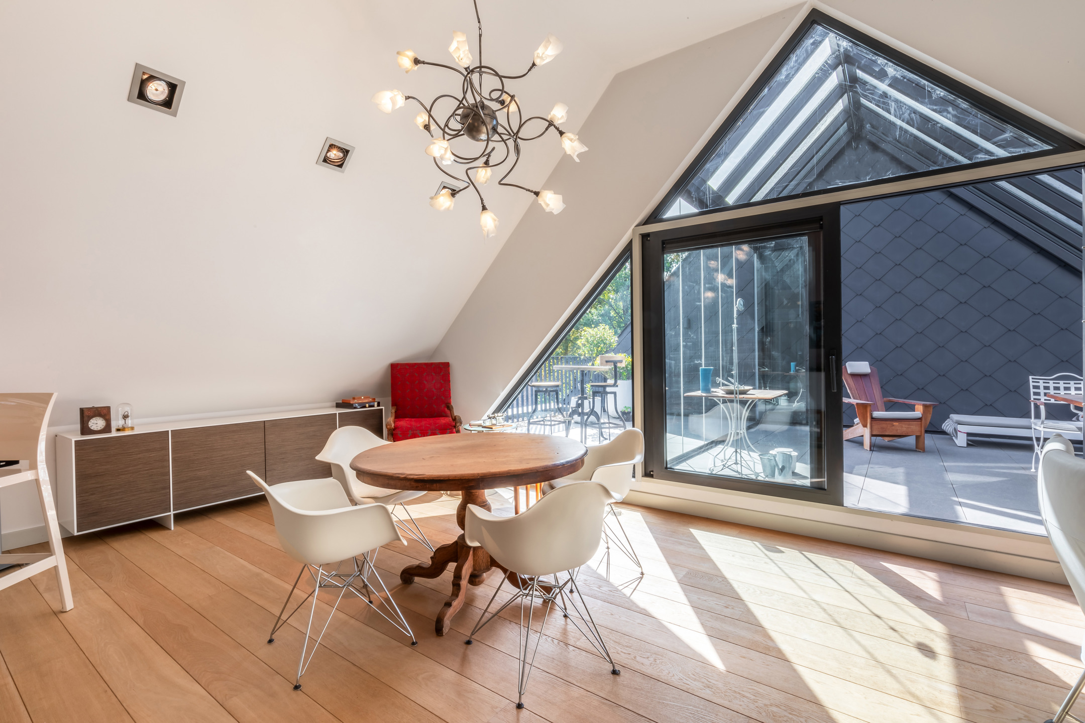 Unieke duplex met lift, terras en optionele parking