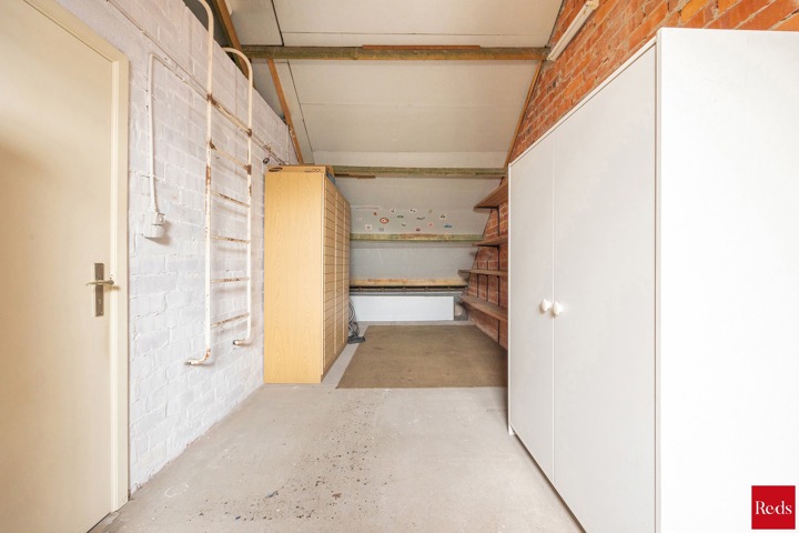 Open bebouwing met tuin en garage