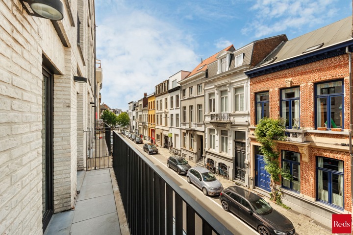 Instapklaar appartement met terras op top locatie