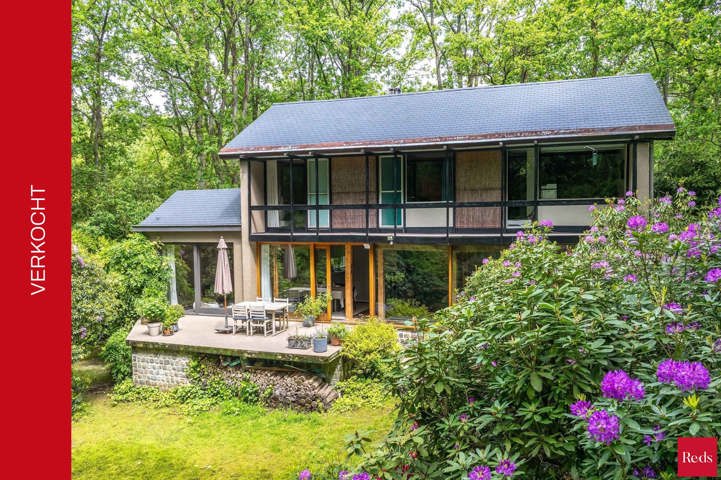 Architecturale woning in het groen met veel licht