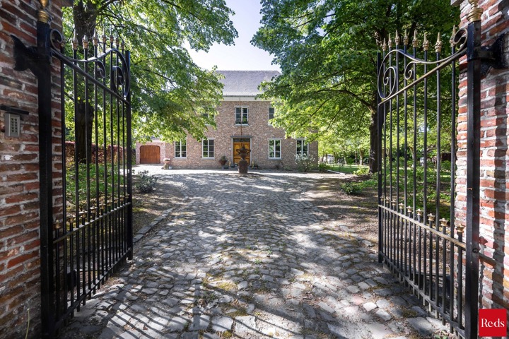 Karaktervolle villa op ruim perceel