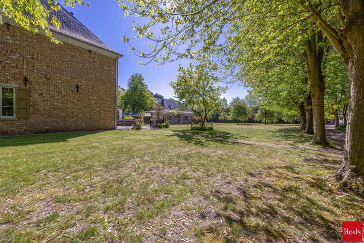 Karaktervolle villa op ruim perceel