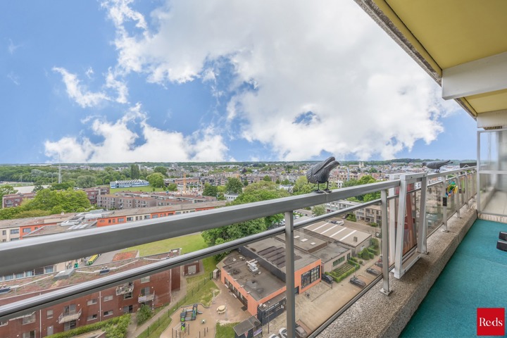 Mooi verzorgd appartement op 12de verdieping  met prachtig zicht, 2 slaapkamers en ondergrondse staanplaats