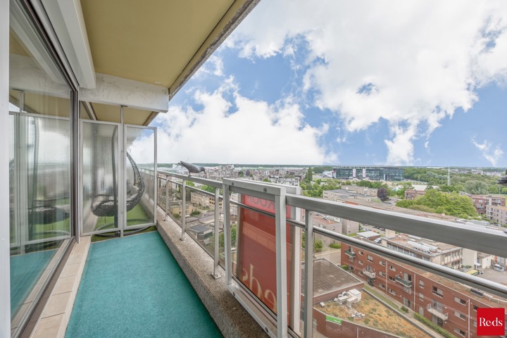 Mooi verzorgd appartement op 12de verdieping  met prachtig zicht, 2 slaapkamers en ondergrondse staanplaats