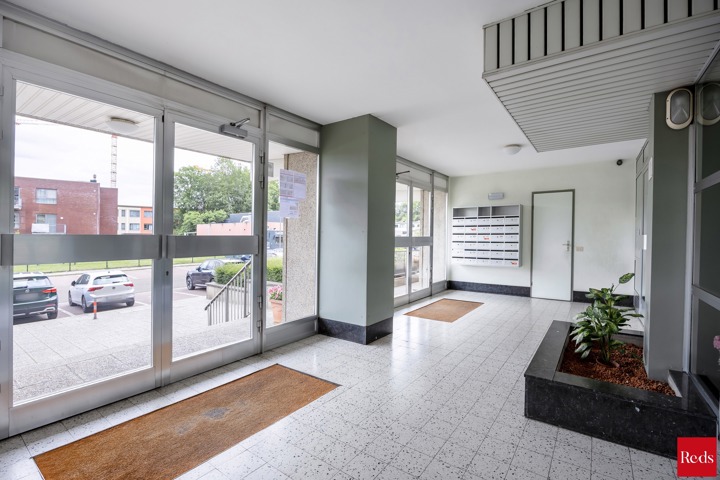 Mooi verzorgd appartement op 12de verdieping  met prachtig zicht, 2 slaapkamers en ondergrondse staanplaats