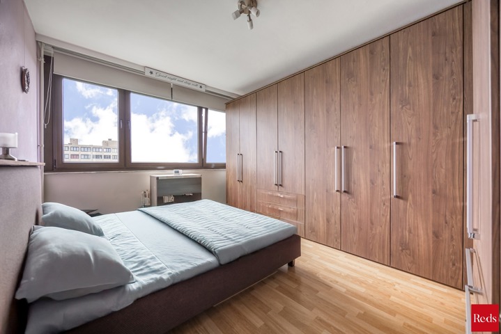 Mooi verzorgd appartement op 12de verdieping  met prachtig zicht, 2 slaapkamers en ondergrondse staanplaats