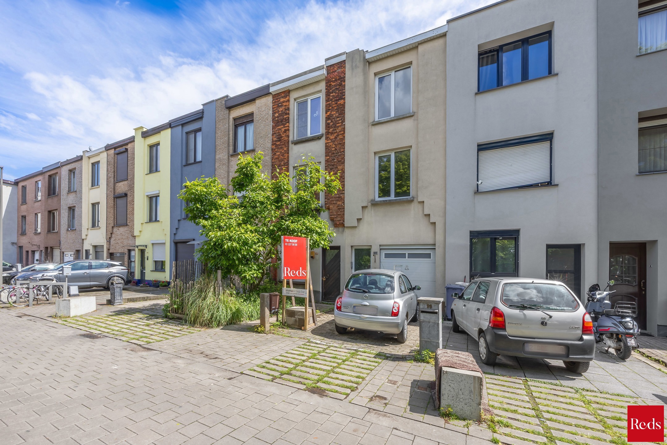te renoveren woning met 3 ruime slaapkamers , garage en tuin