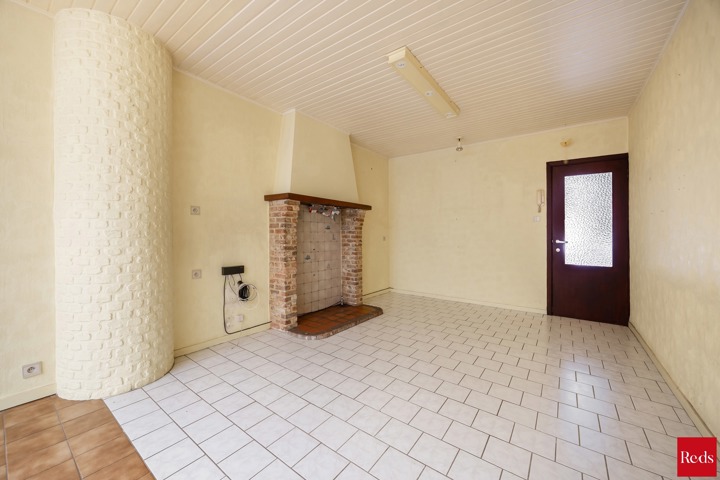 te renoveren woning met 3 ruime slaapkamers , garage en tuin