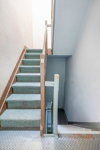 te renoveren woning met 3 ruime slaapkamers , garage en tuin