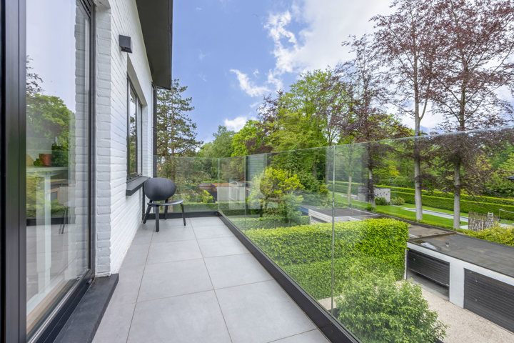 Luxueus gerenoveerd appartement in het gegeerde Brasschaat