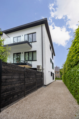 Luxueus gerenoveerd appartement in het gegeerde Brasschaat
