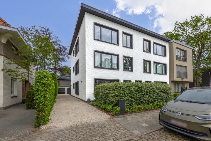 Luxueus gerenoveerd appartement in het gegeerde Brasschaat