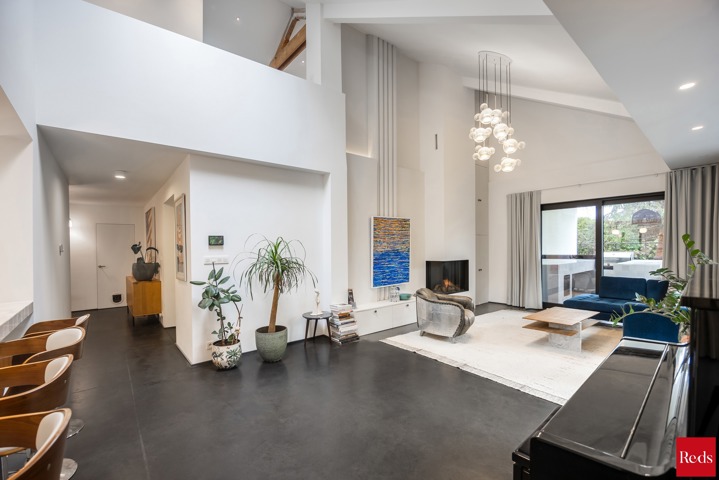 Stijlvolle, energiezuinige woning met rondom heerlijke tuin 