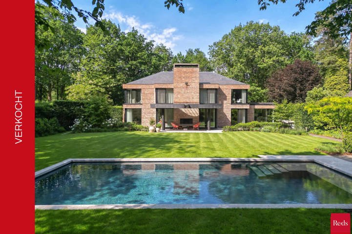 Architectenvilla met zwembad en ZW tuin in Hof Ter Linden