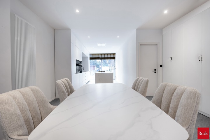Volledig gerenoveerde woning in het hart van Wijnegem
