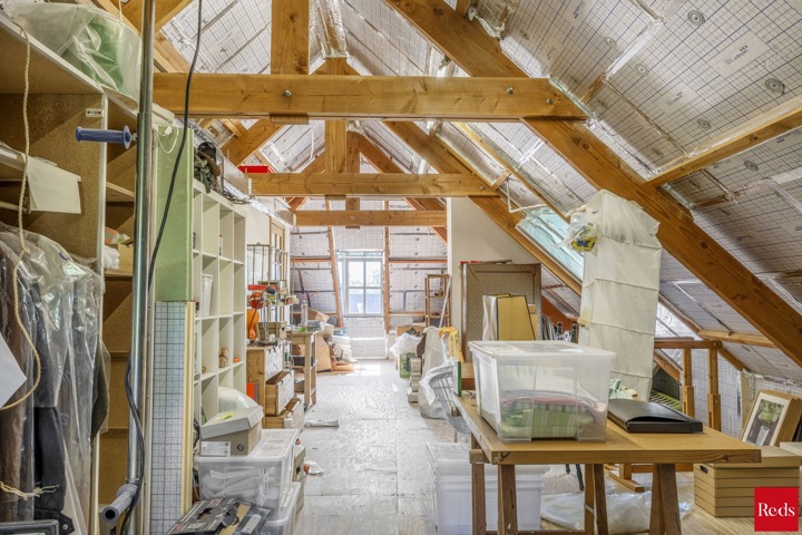 Statige luxevilla op royaal perceel van 3.877 m² met zwembad