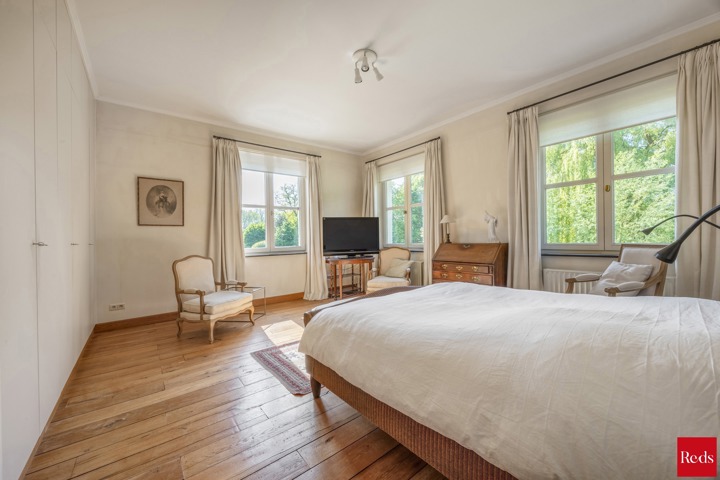 Statige luxevilla op royaal perceel van 3.877 m² met zwembad