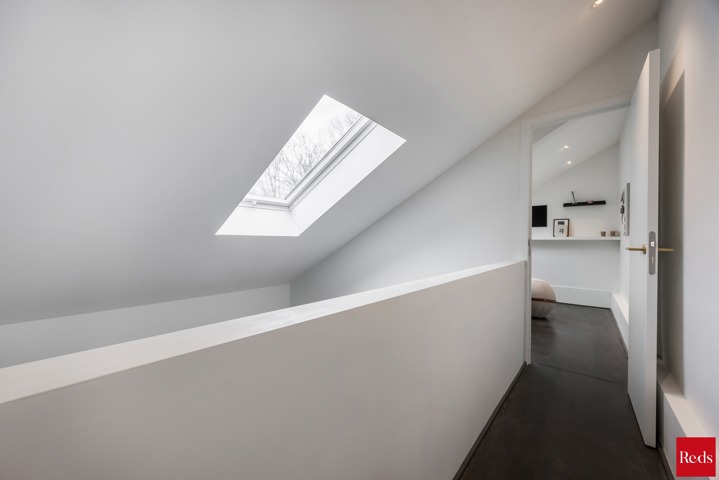 Stijlvolle, energiezuinige woning met rondom heerlijke tuin 