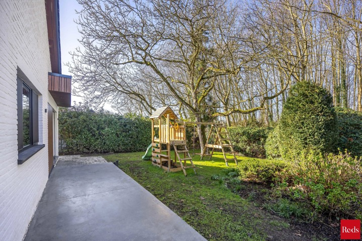 Stijlvolle, energiezuinige woning met rondom heerlijke tuin 
