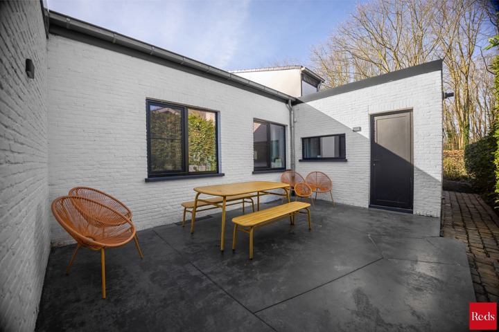 Stijlvolle, energiezuinige woning met rondom heerlijke tuin 