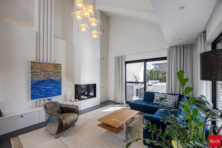Stijlvolle, energiezuinige woning met rondom heerlijke tuin 