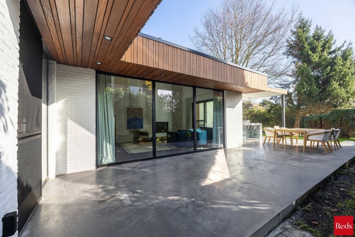 Stijlvolle, energiezuinige woning met rondom heerlijke tuin 