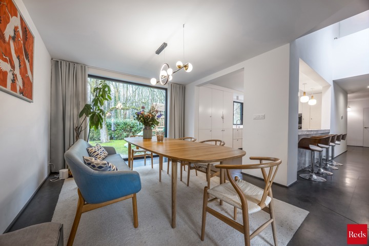 Stijlvolle, energiezuinige woning met rondom heerlijke tuin 