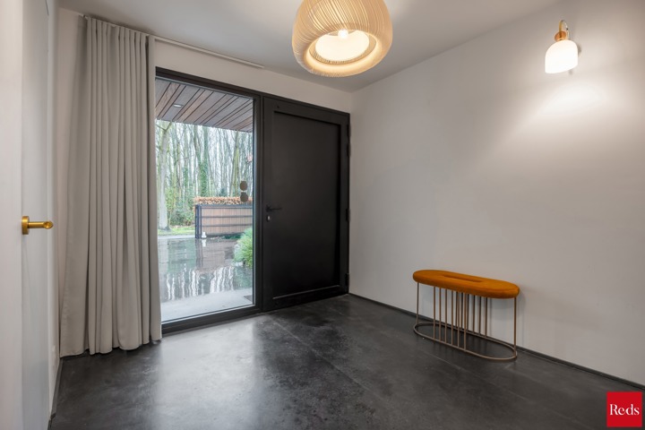 Stijlvolle, energiezuinige woning met rondom heerlijke tuin 