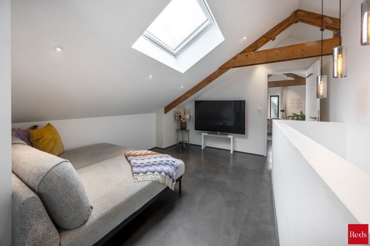 Stijlvolle, energiezuinige woning met rondom heerlijke tuin 