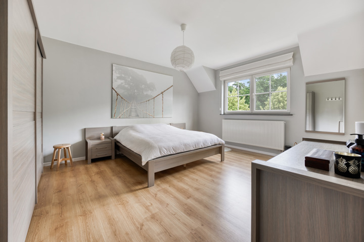Discreet: Rustig gelegen villa met prachtige tuin en zwemvijver