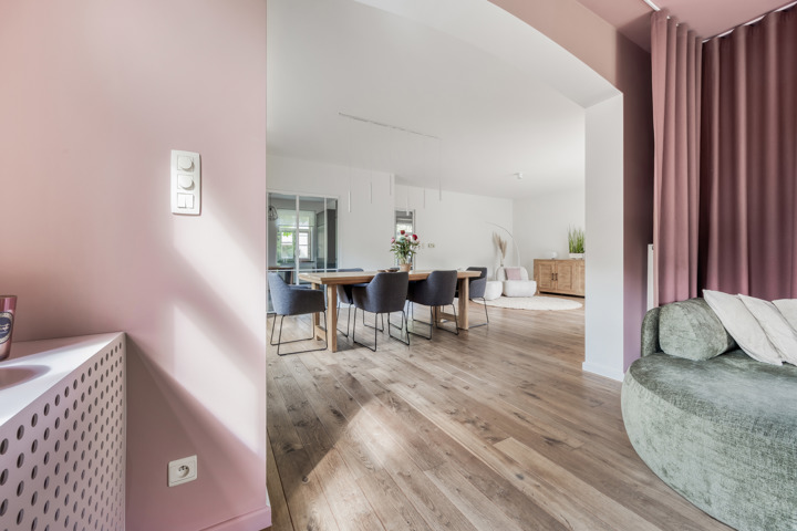 Discreet: Rustig gelegen villa met prachtige tuin en zwemvijver